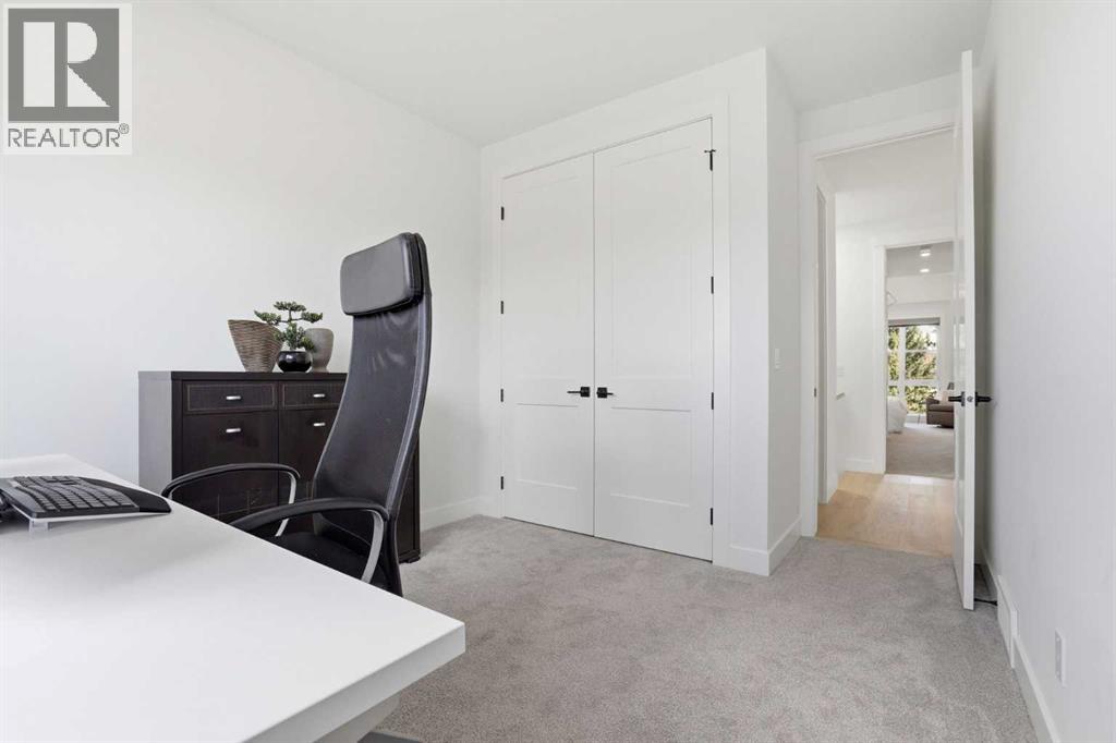 2635 34 Street SW - 28