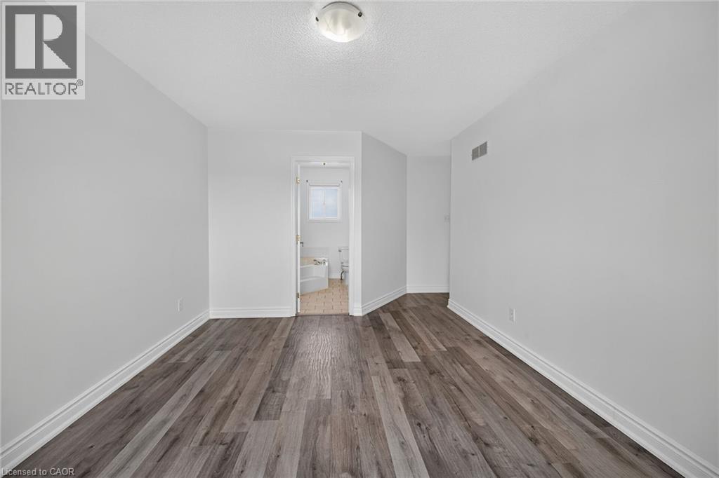 21 SPRINGGARDEN Crescent - Image 20