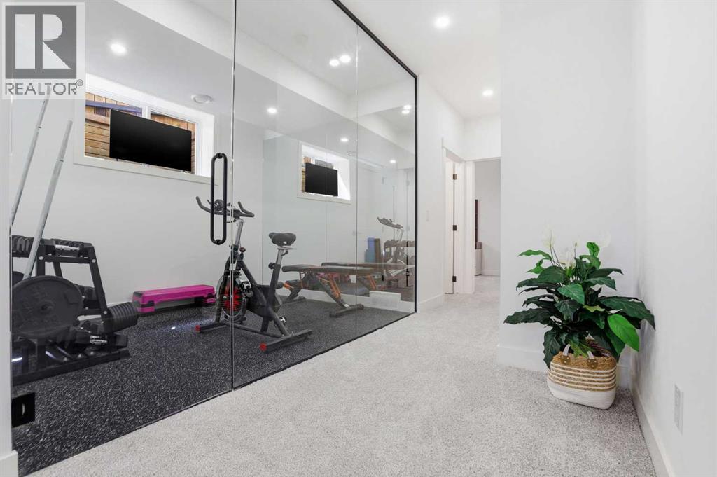 2635 34 Street SW - 32