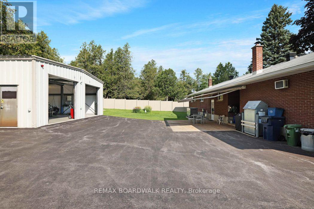2043 CARP ROAD - Image 26