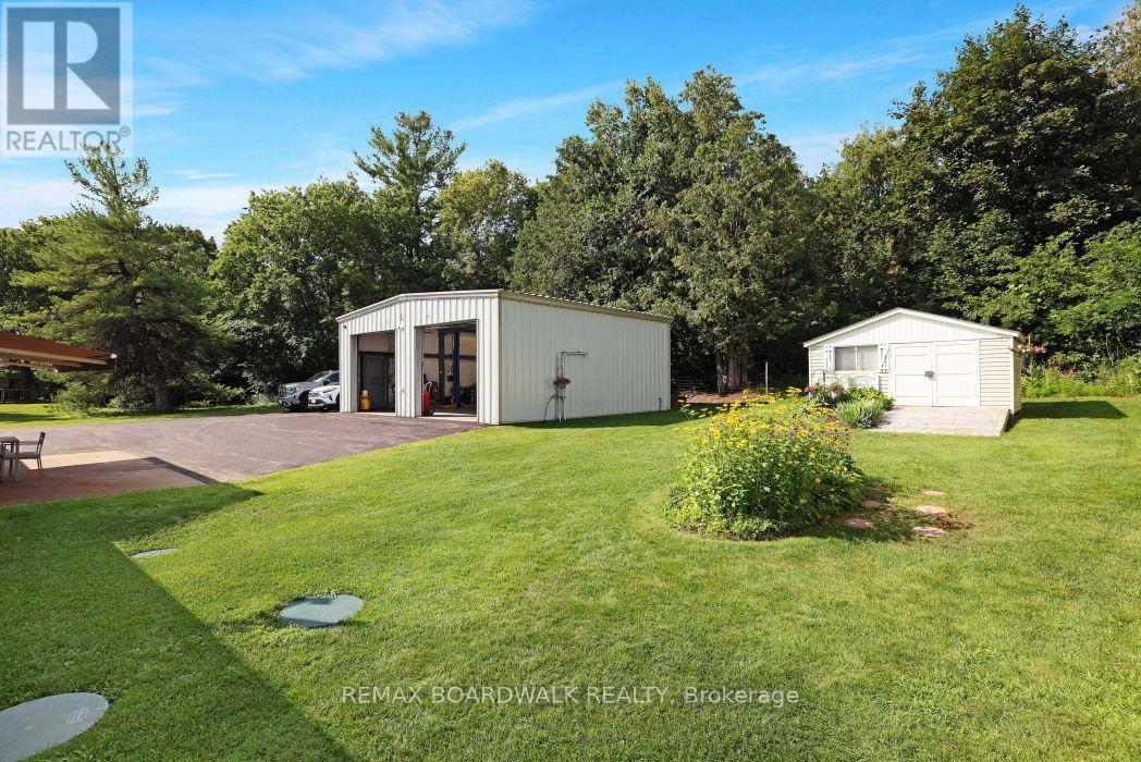 2043 CARP ROAD - Image 31
