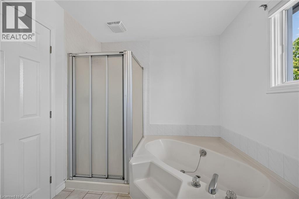 21 SPRINGGARDEN Crescent - 22