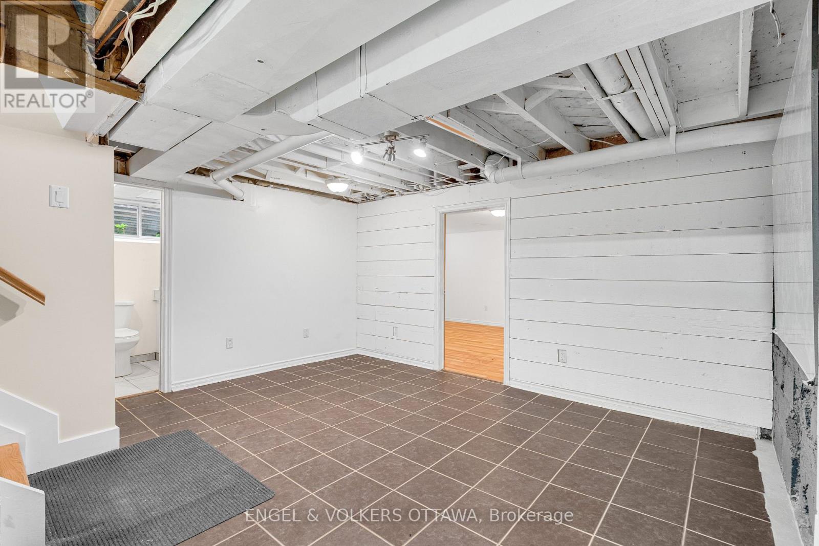 977 BLYTHDALE ROAD - Image 26