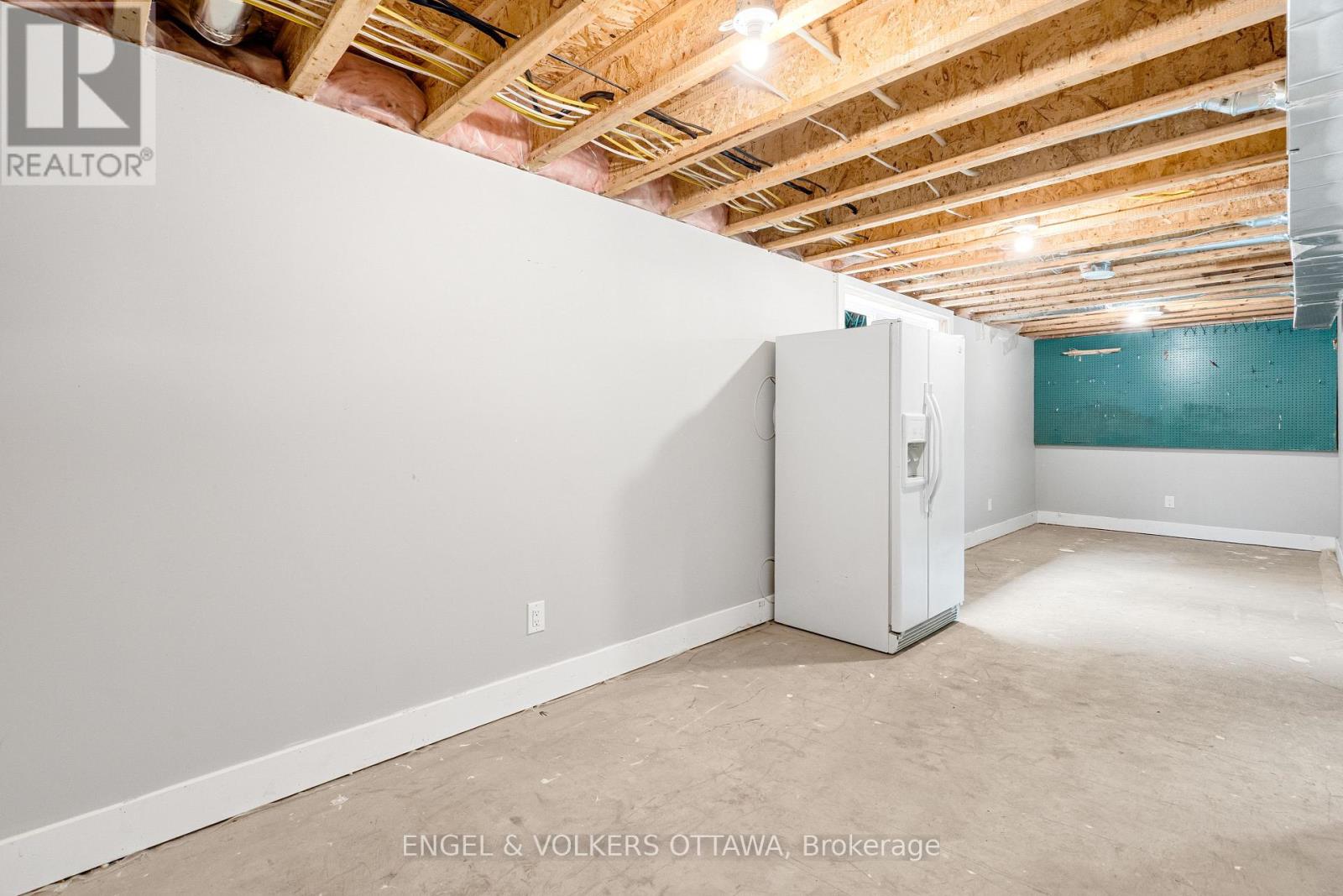 977 BLYTHDALE ROAD - Image 30