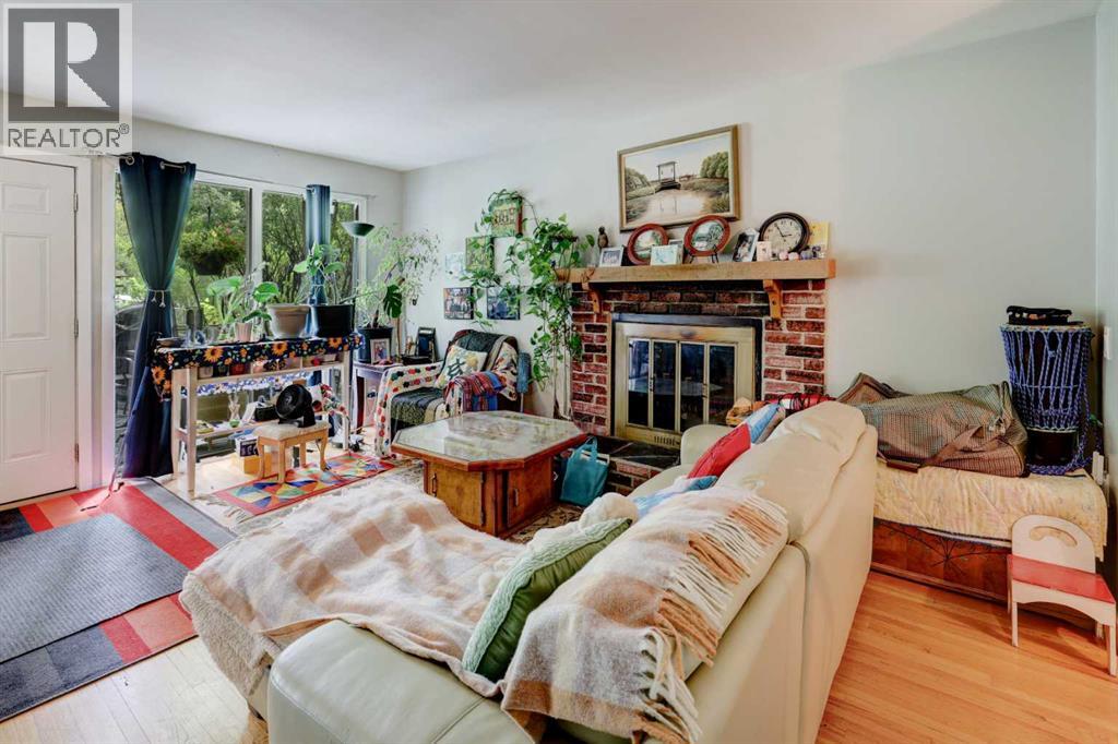 7624 34 Avenue NW - 8