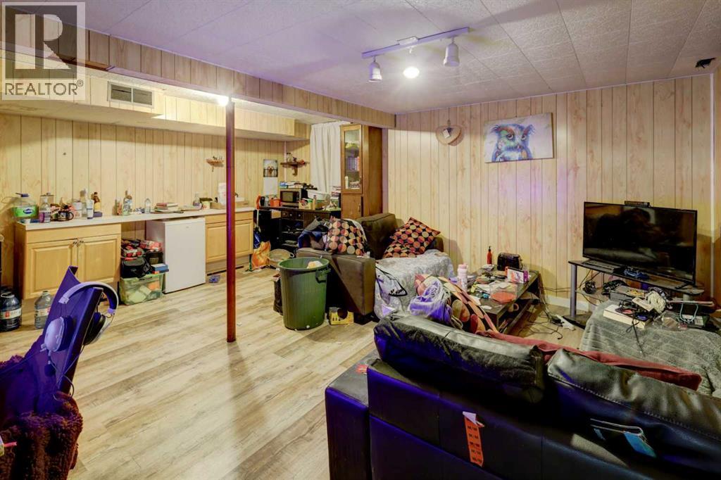 7624 34 Avenue NW - 22