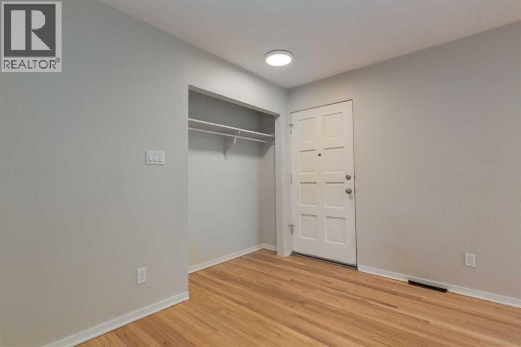 8 Hazelwood Crescent SW - 4