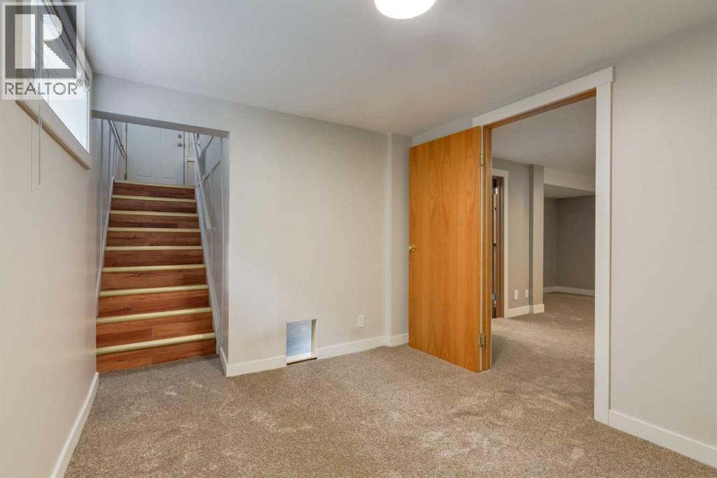 8 Hazelwood Crescent SW - 18