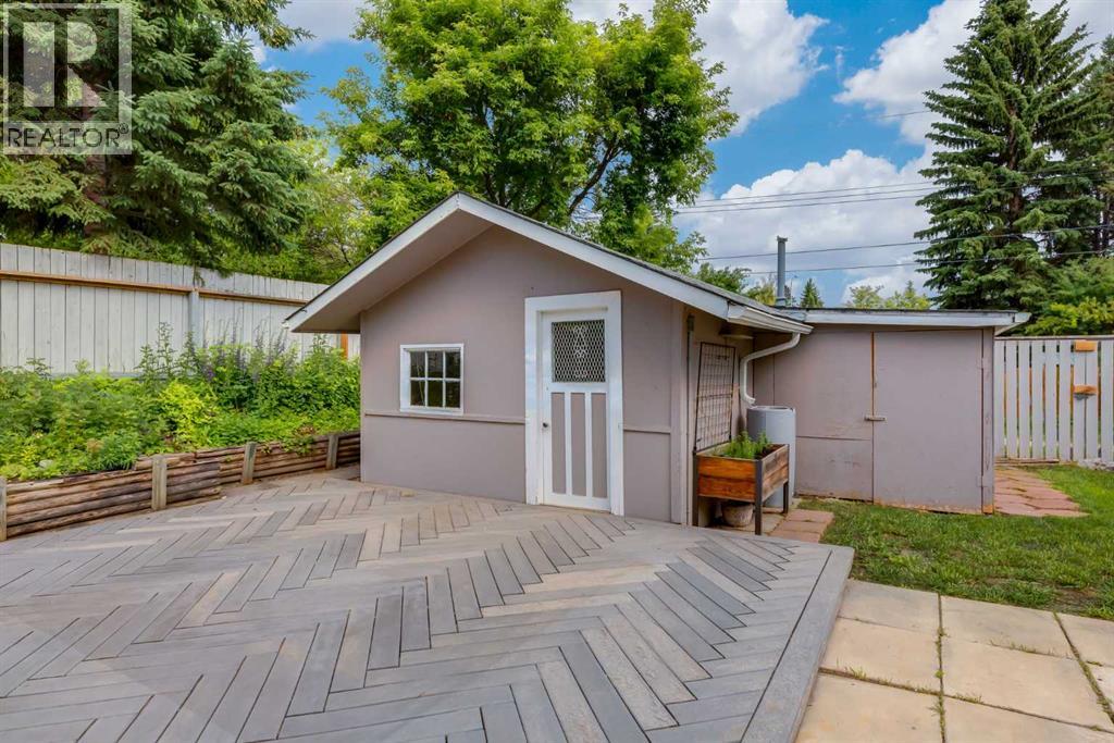 8 Hazelwood Crescent SW - 28