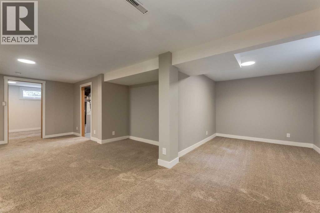 8 Hazelwood Crescent SW - 22