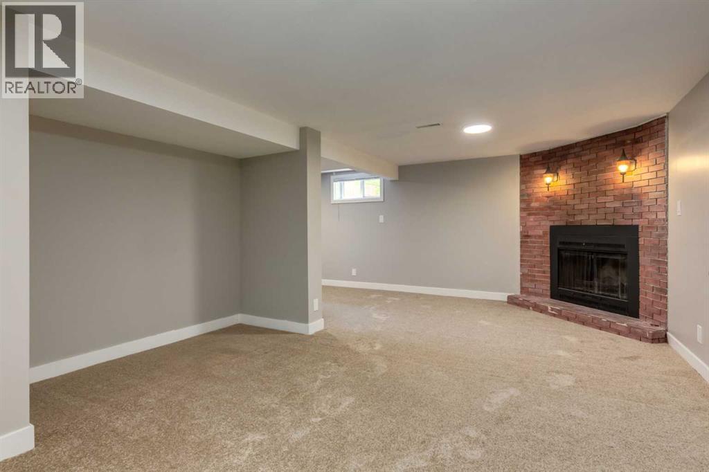 8 Hazelwood Crescent SW - 20