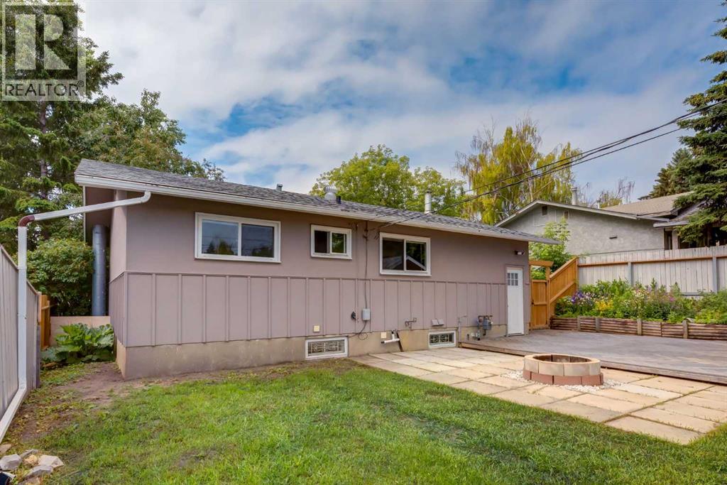 8 Hazelwood Crescent SW - 3