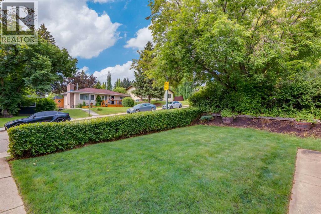 8 Hazelwood Crescent SW - 2