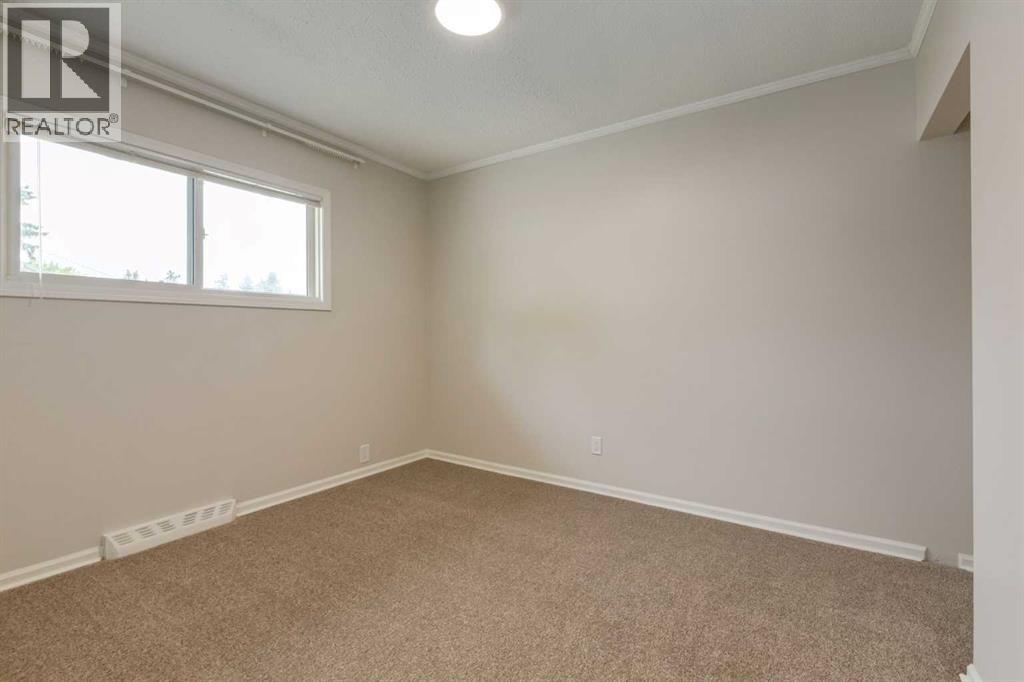 8 Hazelwood Crescent SW - 15