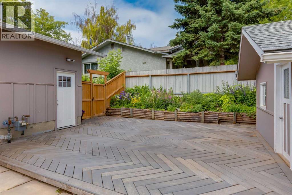 8 Hazelwood Crescent SW - 27