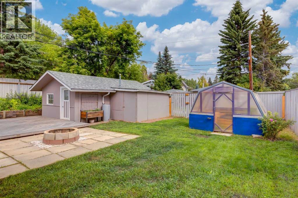 8 Hazelwood Crescent SW - 29