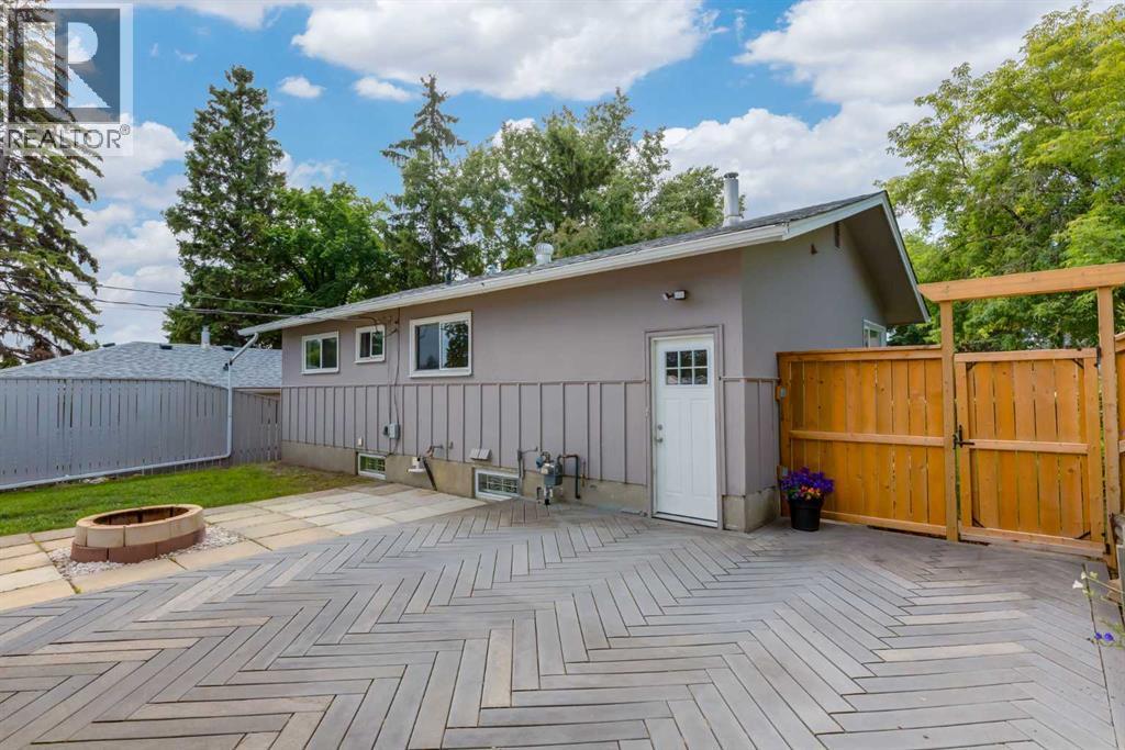 8 Hazelwood Crescent SW - 26