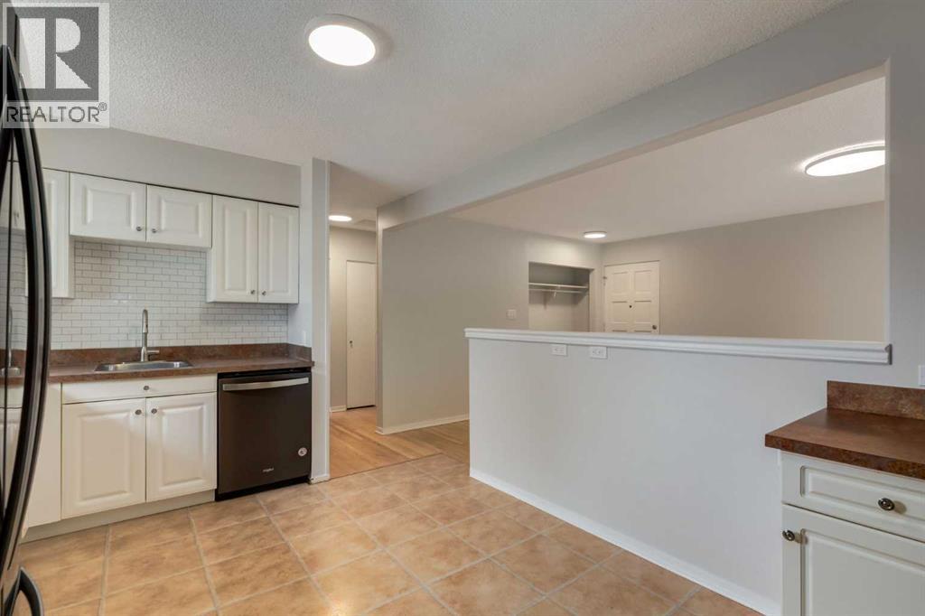 8 Hazelwood Crescent SW - 11