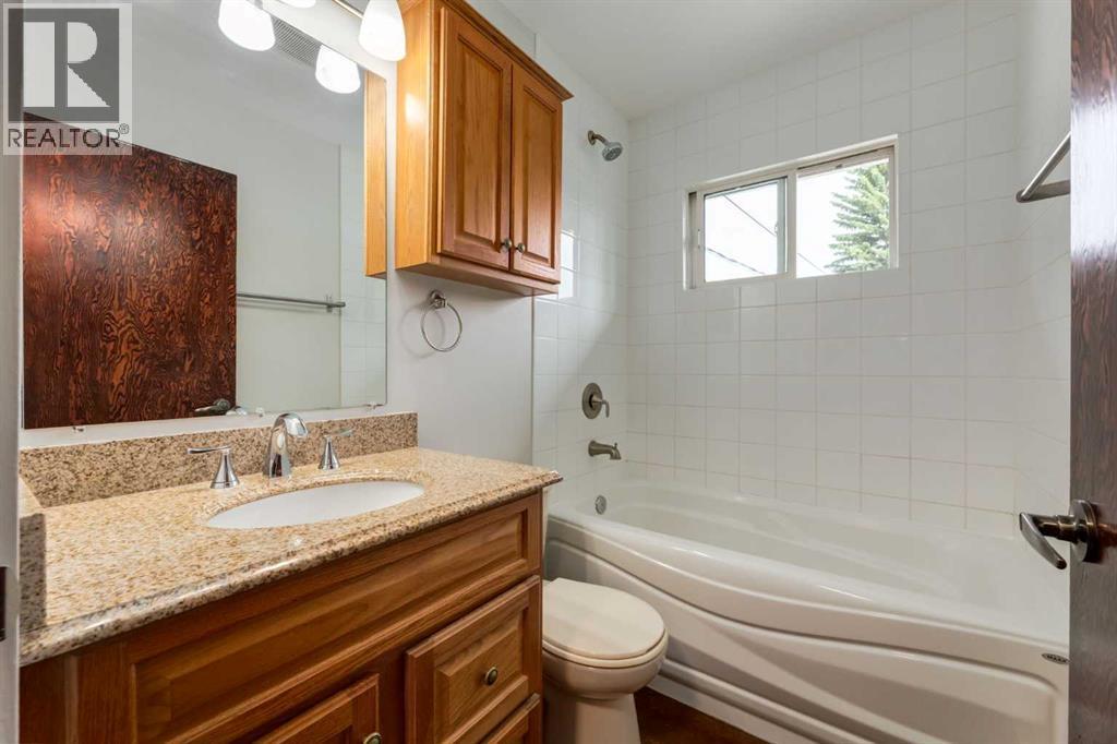 8 Hazelwood Crescent SW - 14