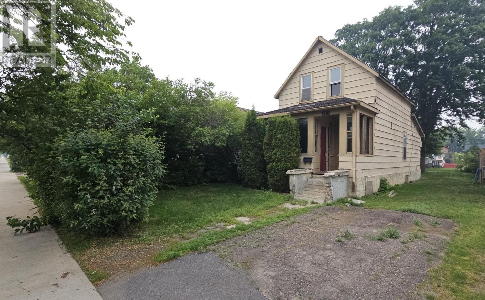 161 Amelia ST E - 1