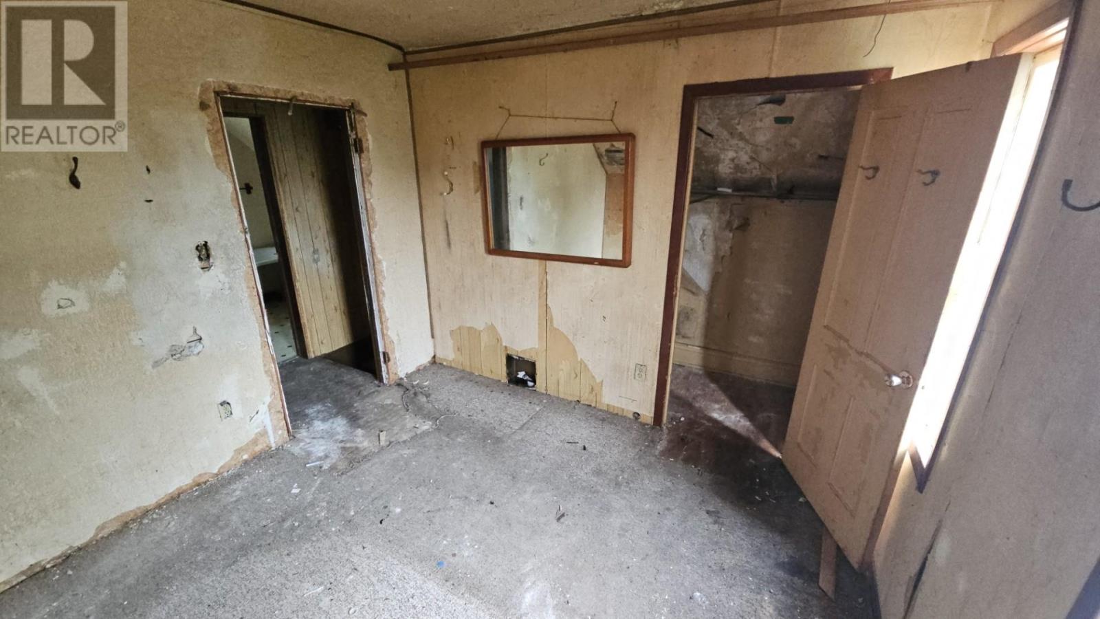 161 Amelia ST E - Image 11