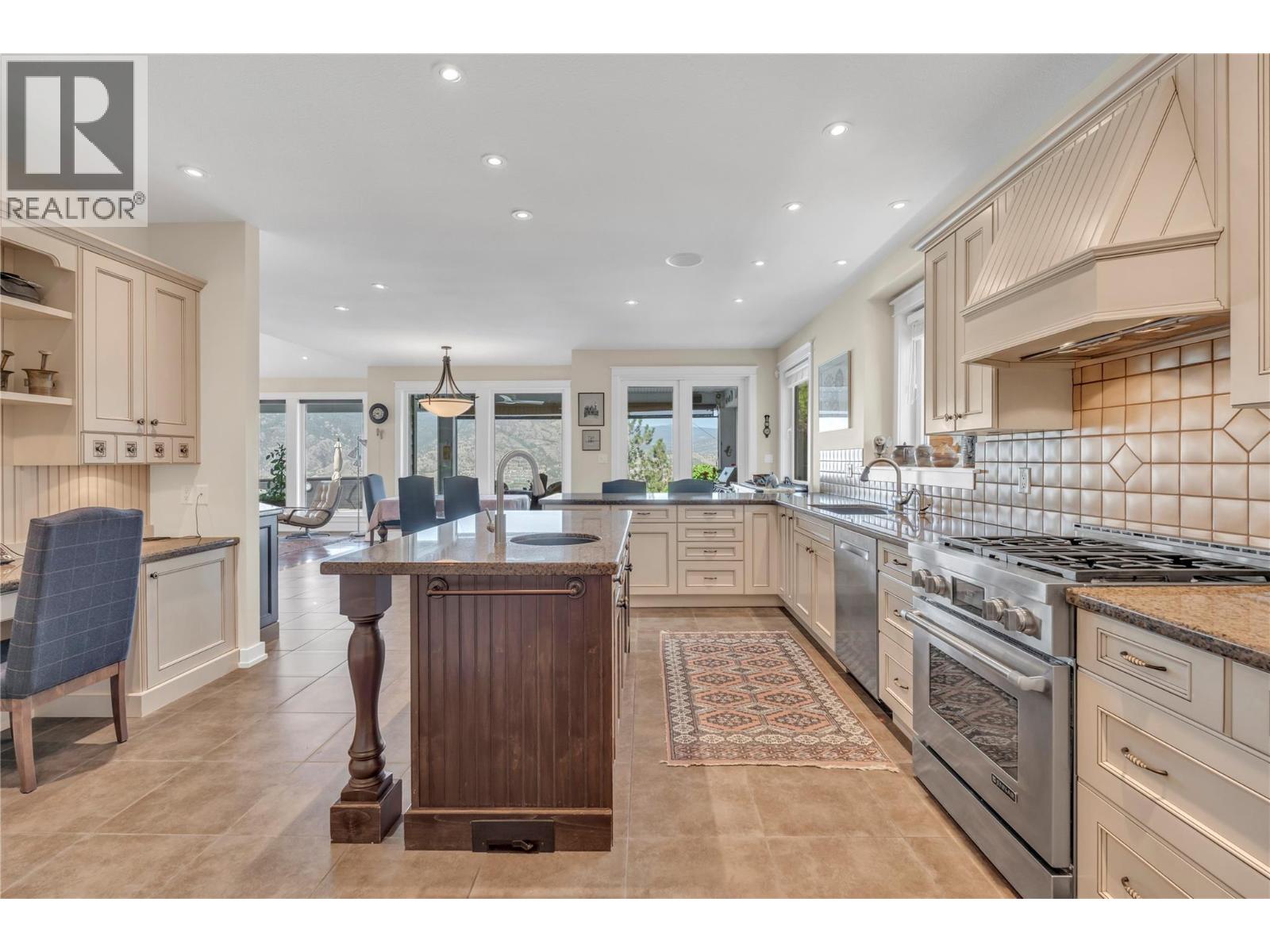 #4 112 Penrose Court - 5