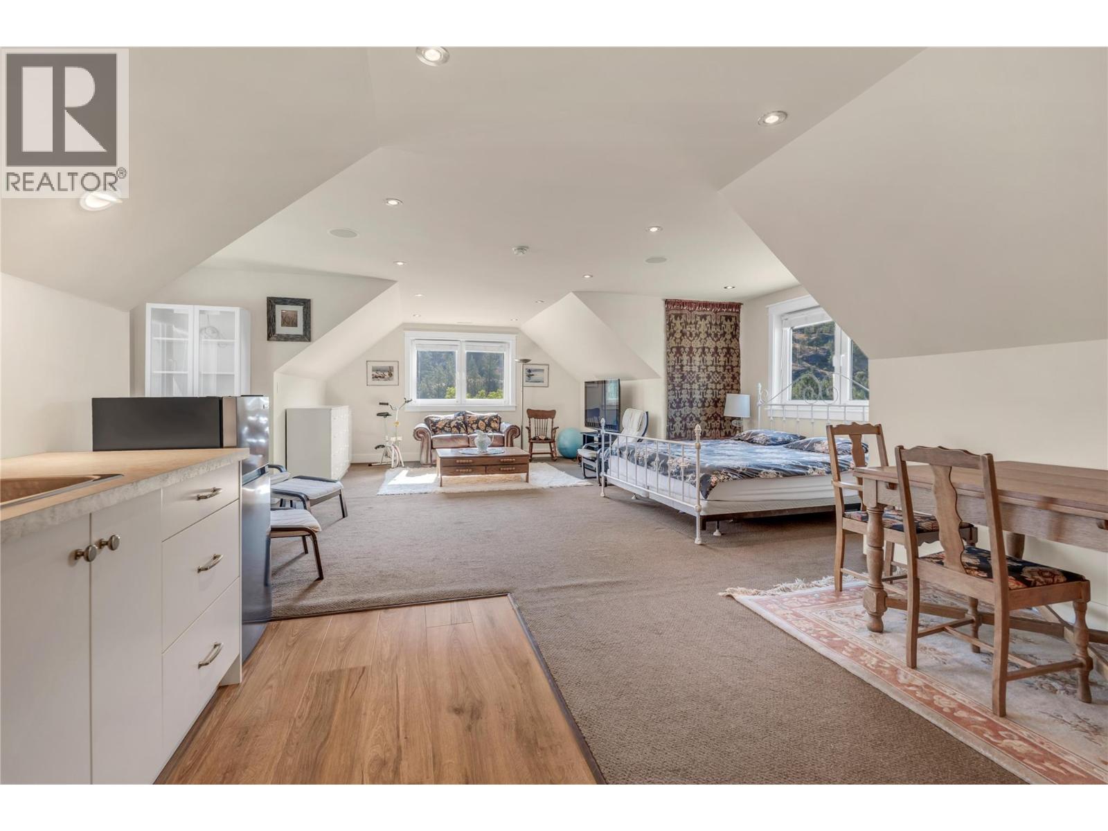 #4 112 Penrose Court - 11