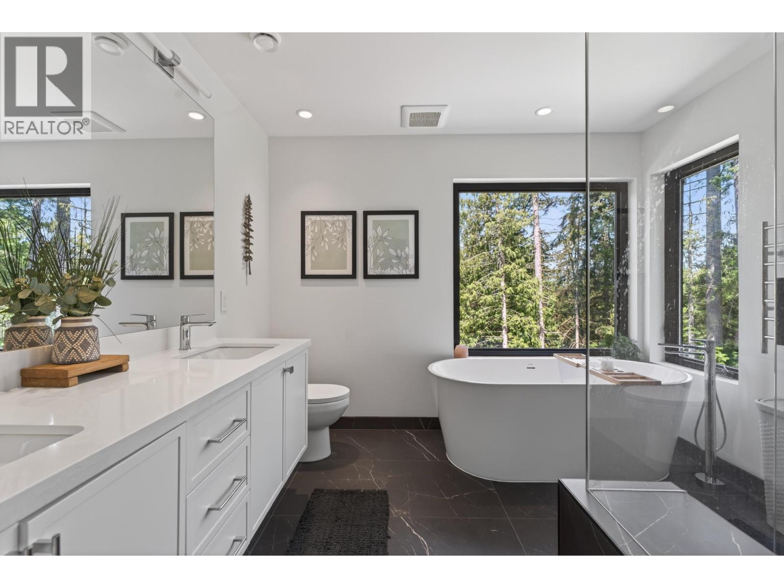 1604 JOAN AUDREY LANE, Bowen Island