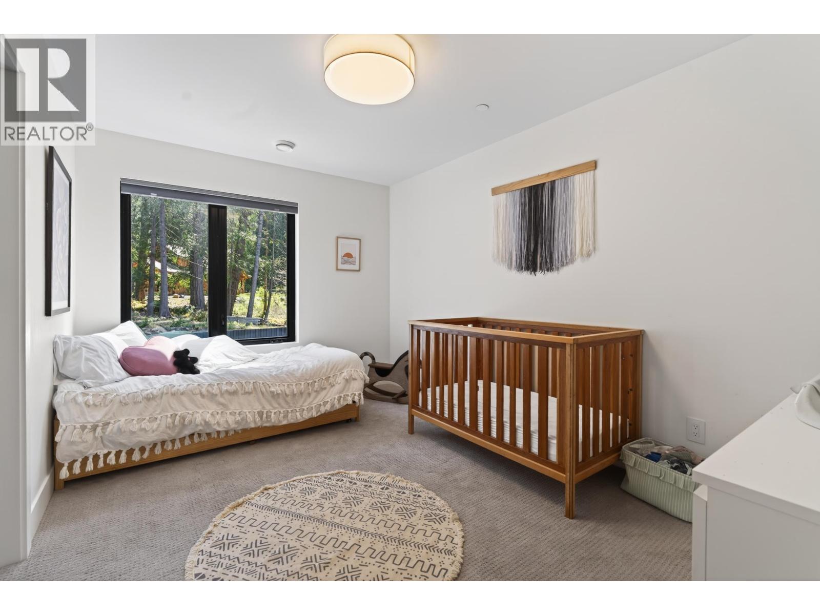1604 JOAN AUDREY LANE, Bowen Island
