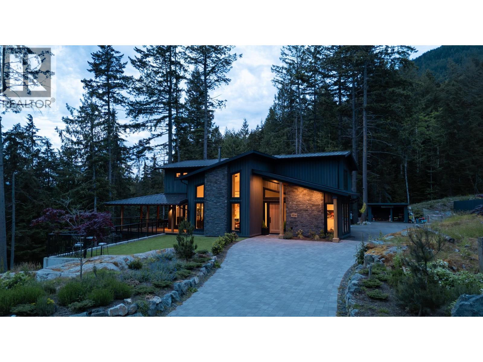 1604 JOAN AUDREY LANE, Bowen Island