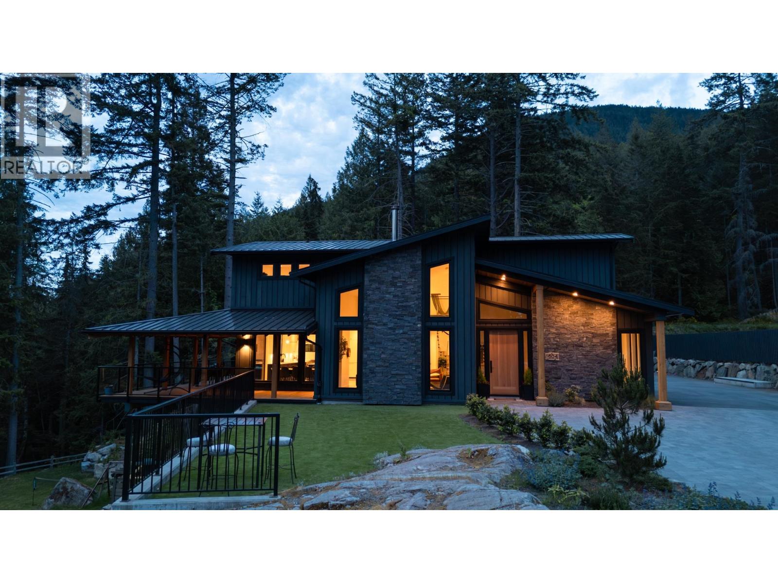 1604 JOAN AUDREY LANE, Bowen Island