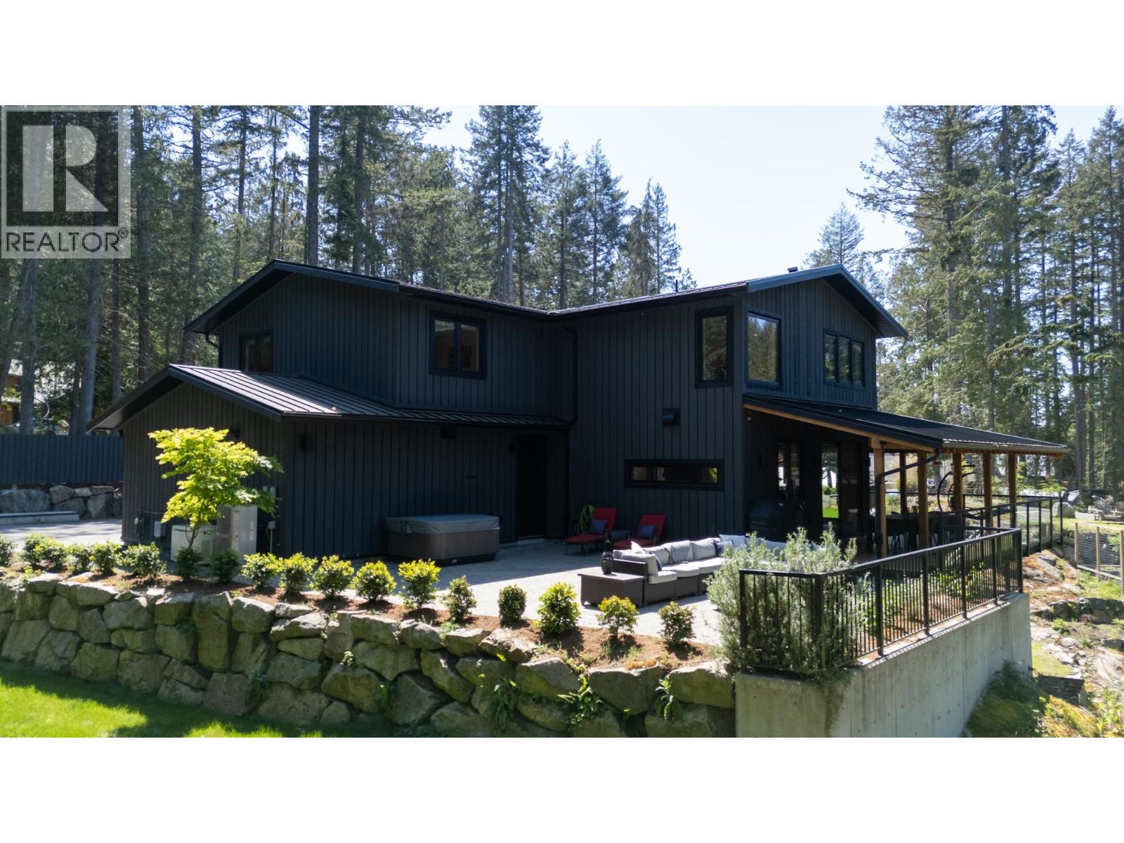 1604 JOAN AUDREY LANE, Bowen Island