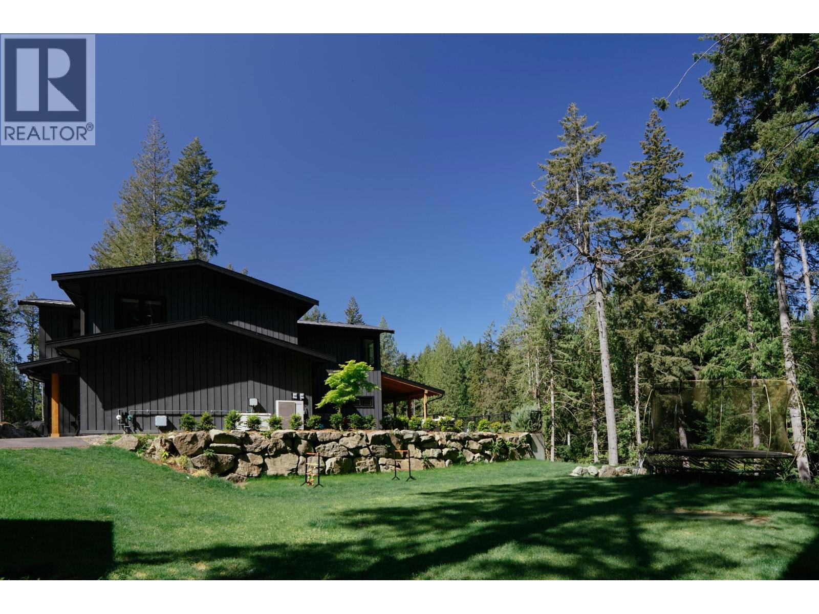 1604 JOAN AUDREY LANE, Bowen Island