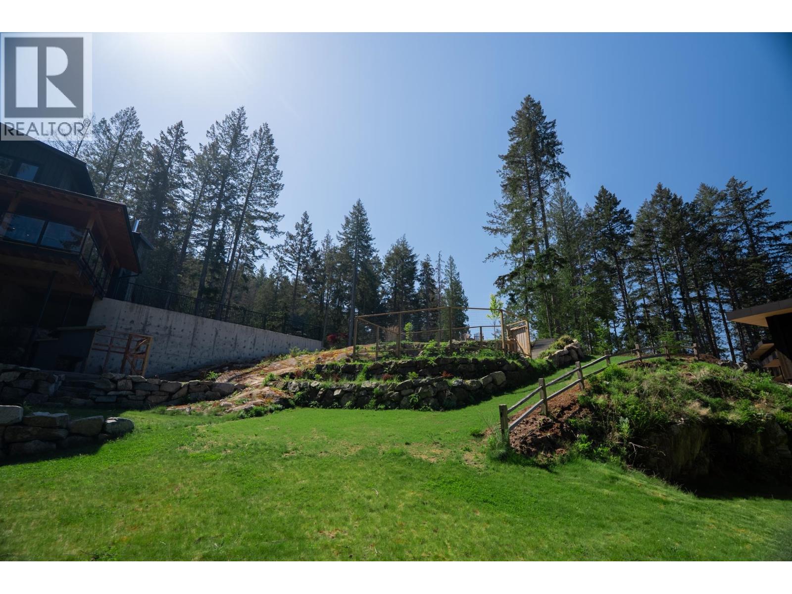 1604 JOAN AUDREY LANE, Bowen Island