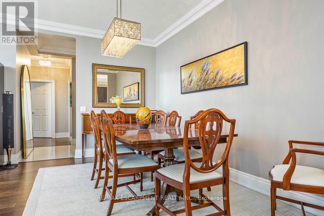 #2706 35 KINGSBRIDGE GARDEN CIRCLE - 17