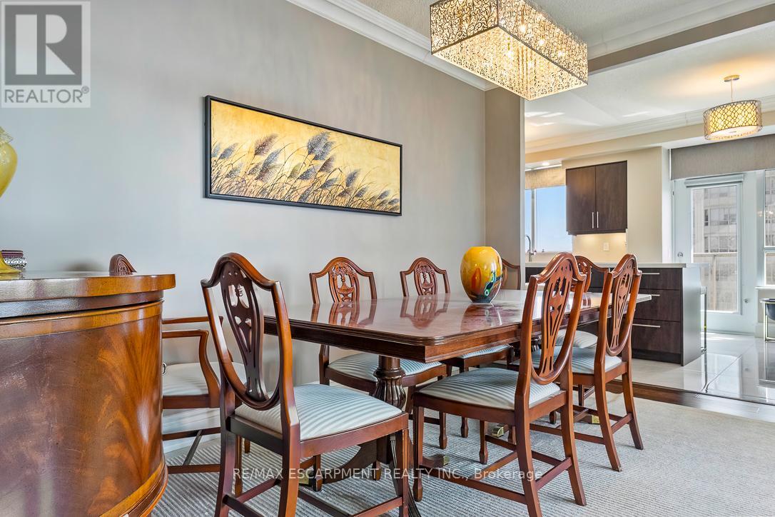 #2706 35 KINGSBRIDGE GARDEN CIRCLE - 18
