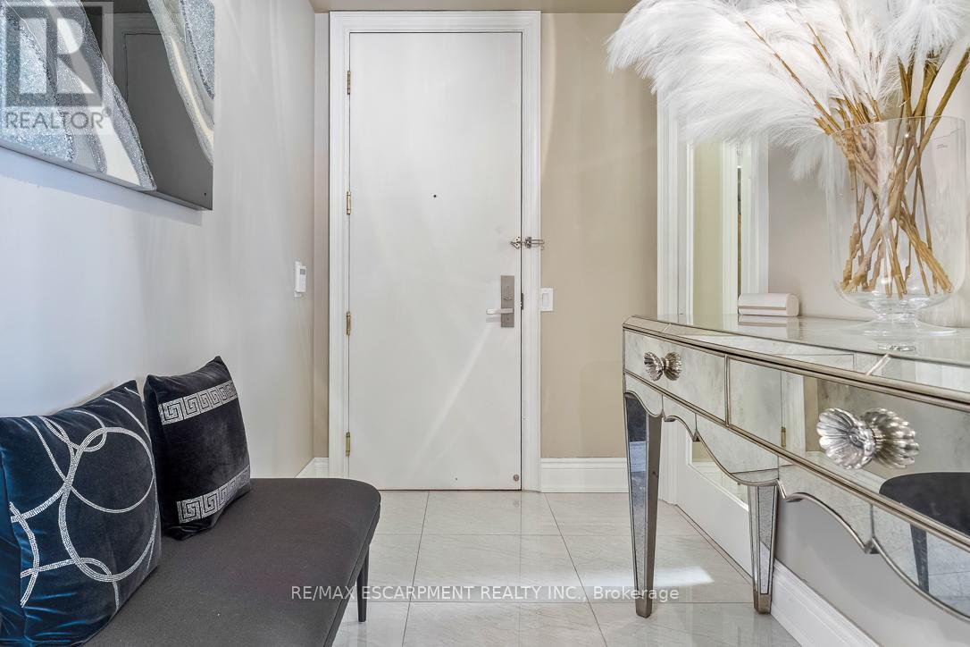 #2706 35 KINGSBRIDGE GARDEN CIRCLE - 5