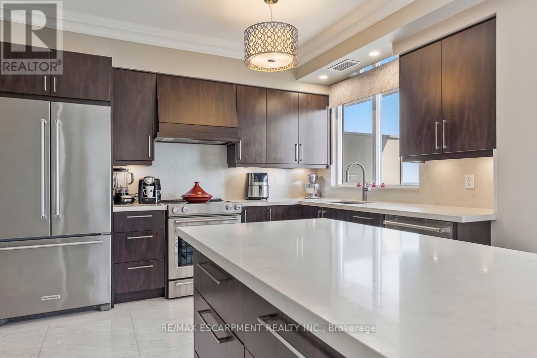 #2706 35 KINGSBRIDGE GARDEN CIRCLE - 20