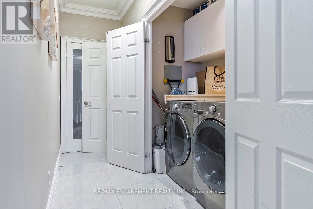 #2706 35 KINGSBRIDGE GARDEN CIRCLE - 8