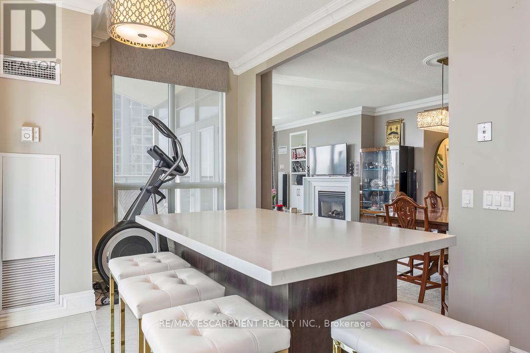 #2706 35 KINGSBRIDGE GARDEN CIRCLE - 22