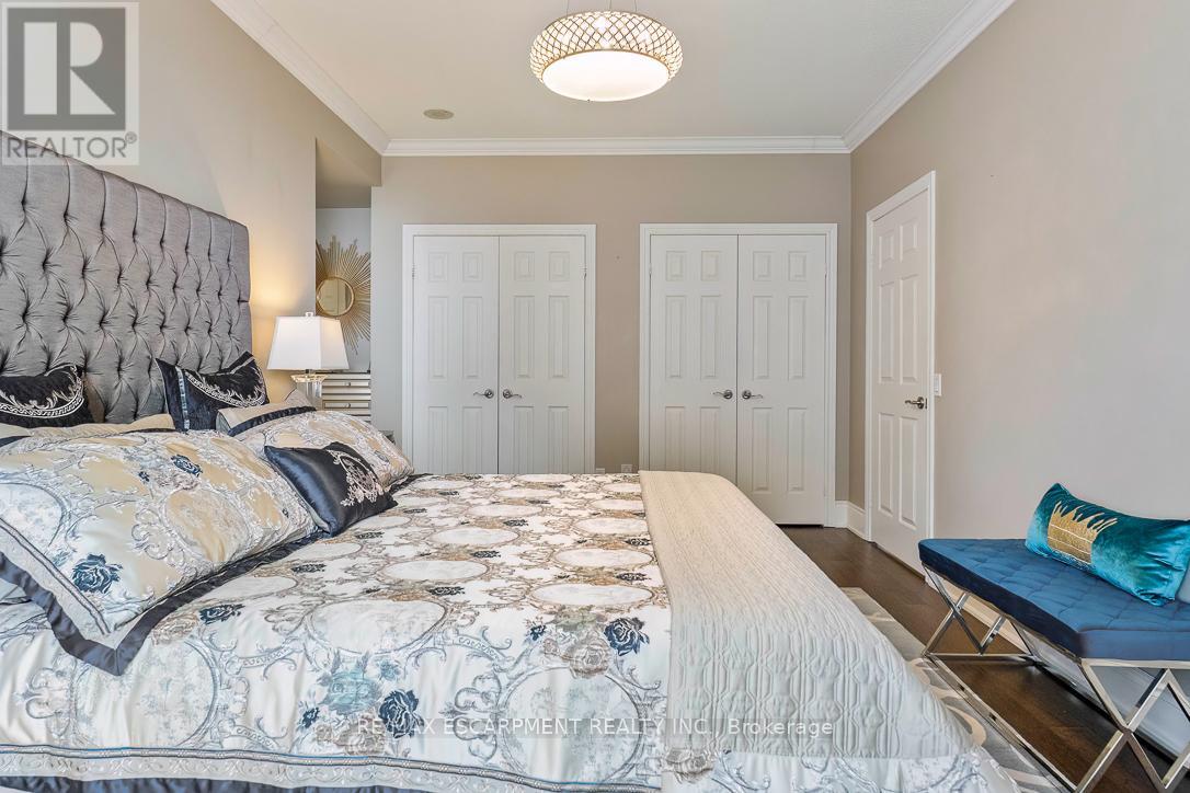 #2706 35 KINGSBRIDGE GARDEN CIRCLE - 30