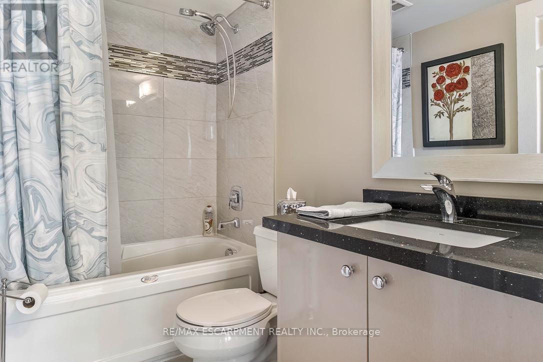 #2706 35 KINGSBRIDGE GARDEN CIRCLE - 38
