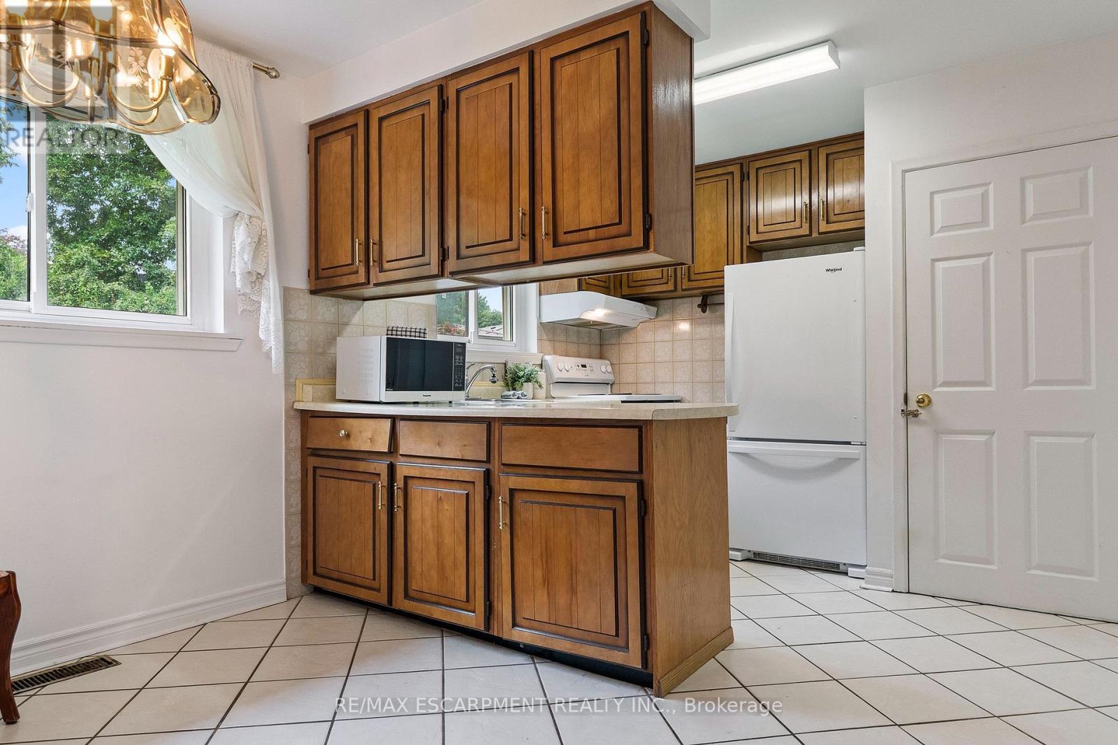 1272 KELLY ROAD - 12