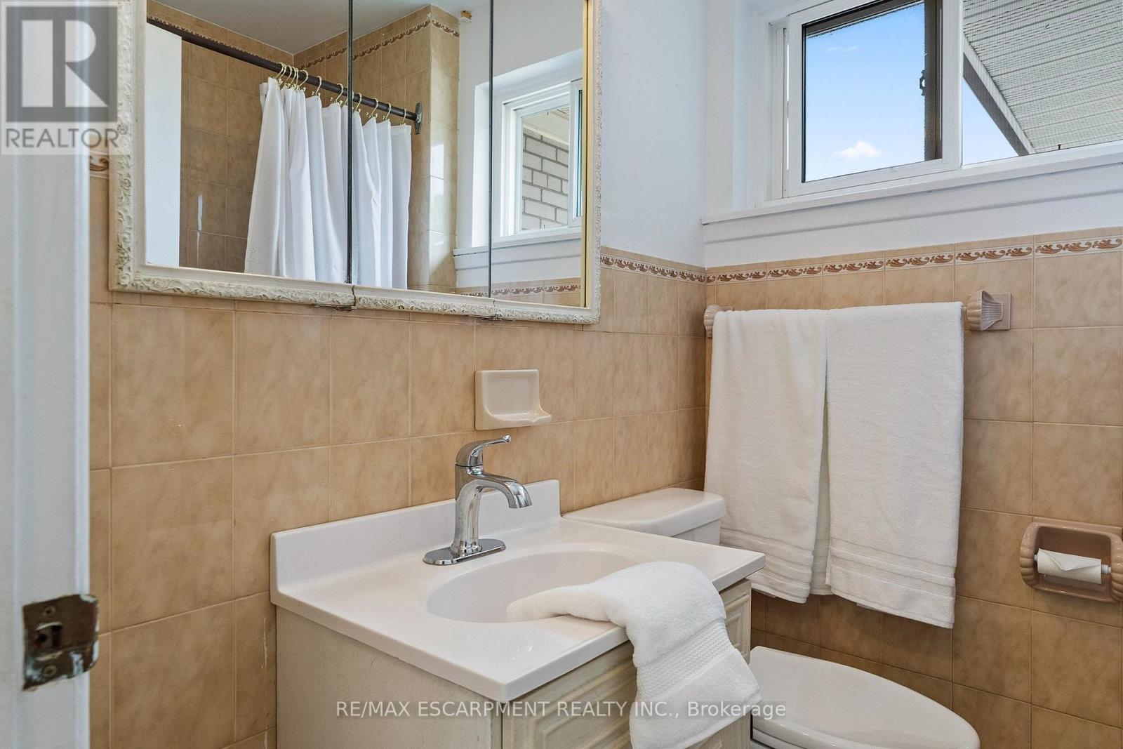 1272 KELLY ROAD - 23