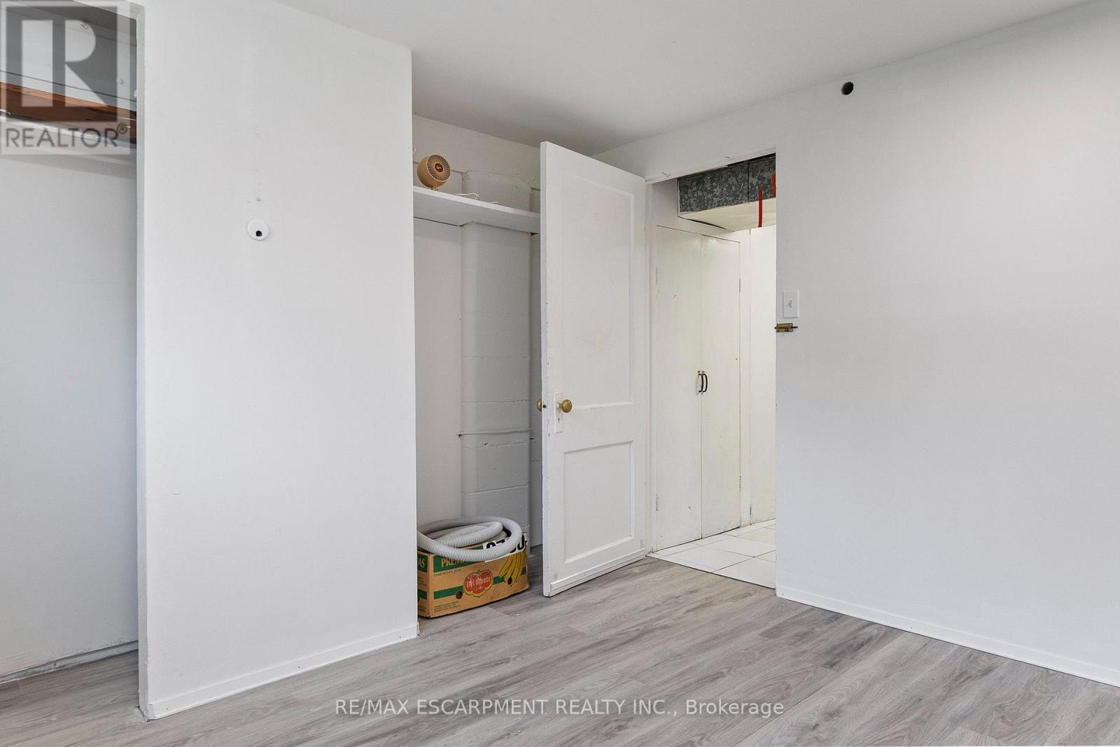 1272 KELLY ROAD - 35