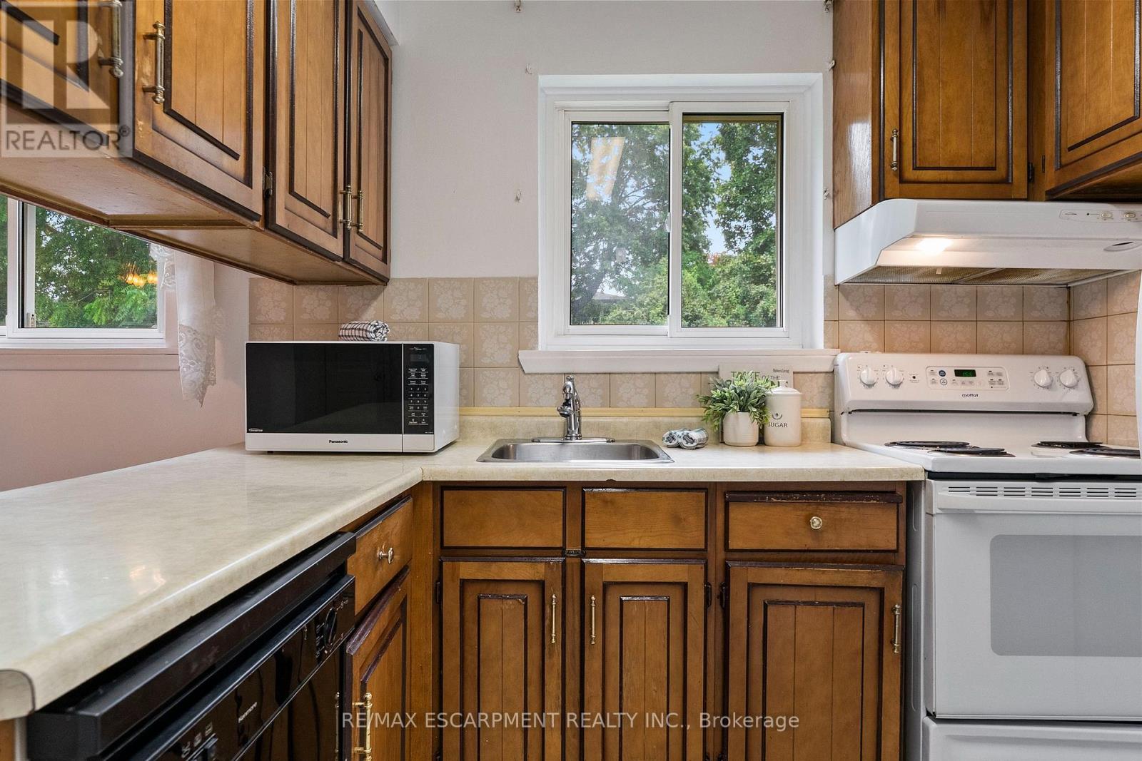 1272 KELLY ROAD - 15