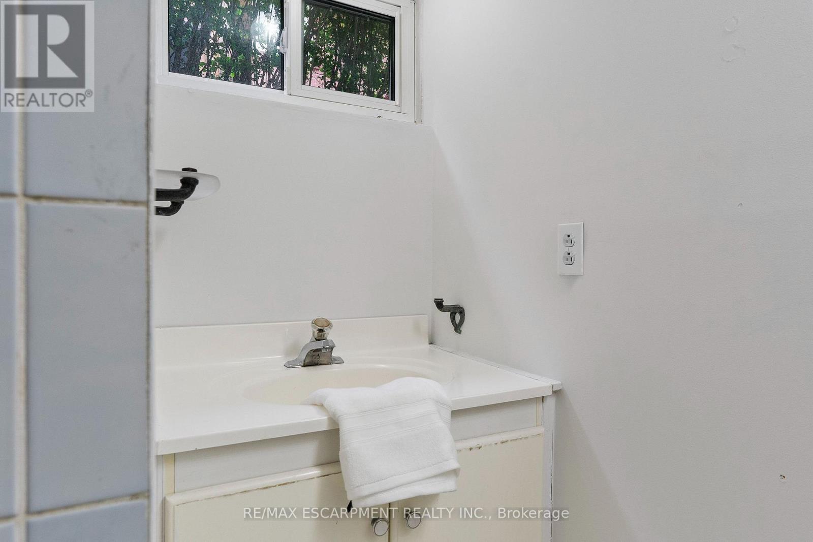 1272 KELLY ROAD - 37
