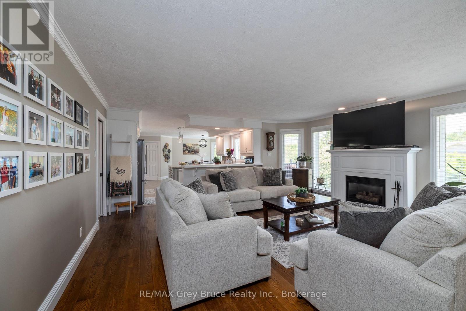 913 27TH STREET W - 11