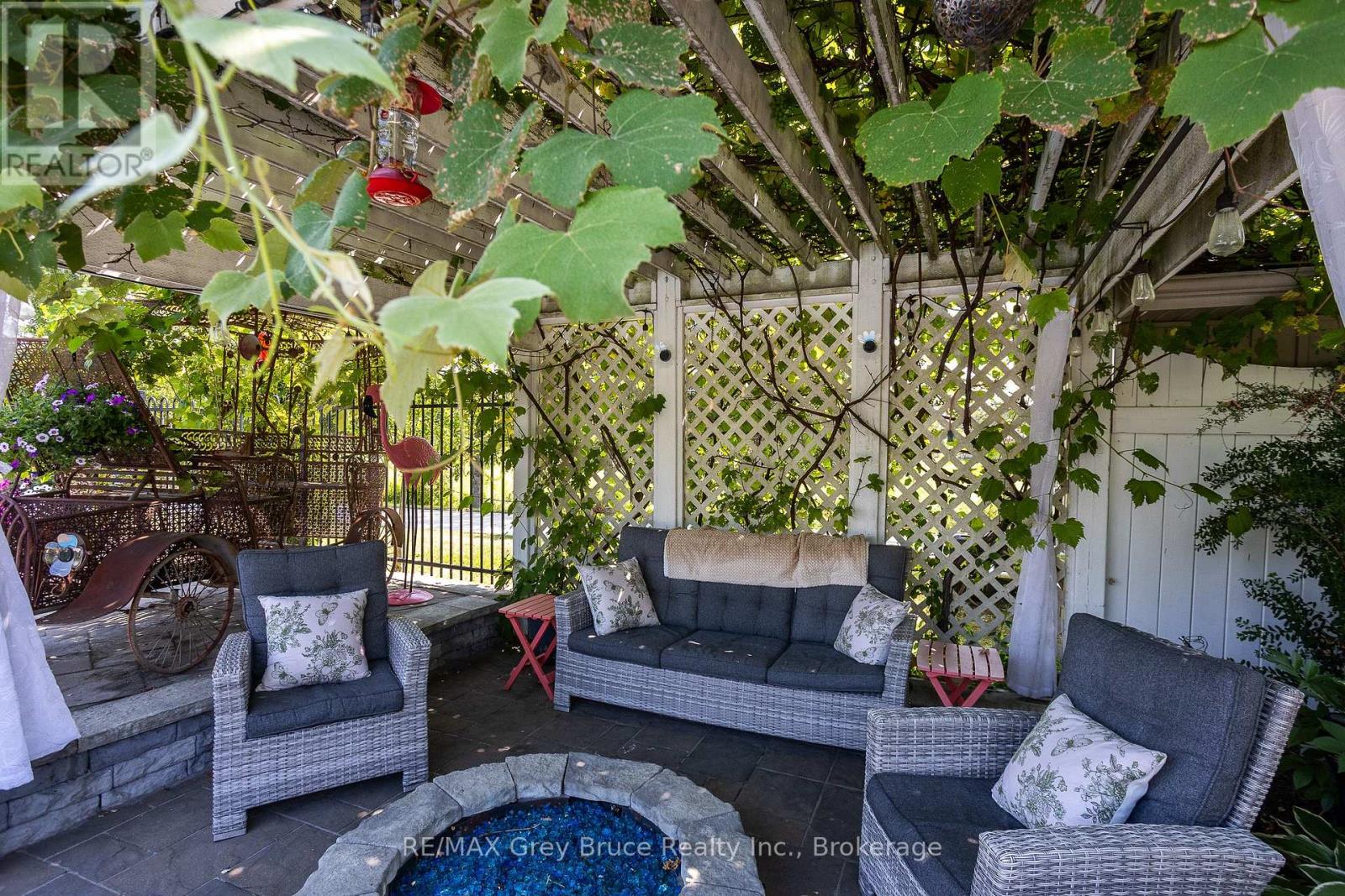 913 27TH STREET W - 32