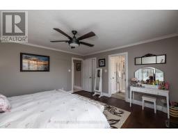 Bedroom 3 - 913 27th Street W, Georgian Bluffs, ON N4K5N4 Photo 18